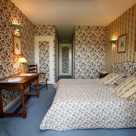 Hotel Chateau De Castel Novel - Les Collectionneurs Varetz Bagian luar foto