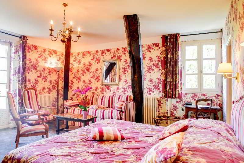 Hotel Chateau De Castel Novel - Les Collectionneurs Varetz Bagian luar foto