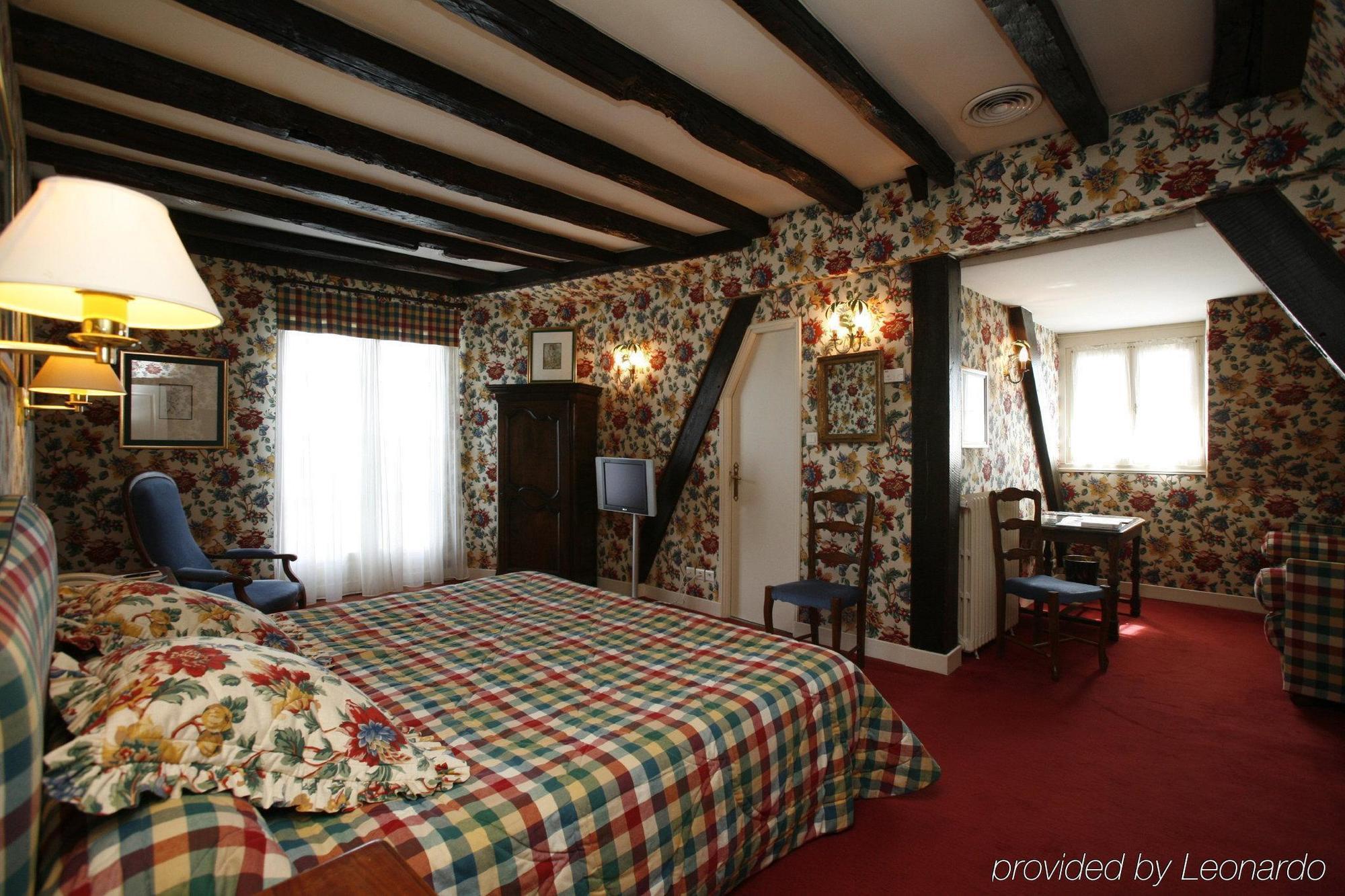 Hotel Chateau De Castel Novel - Les Collectionneurs Varetz Bagian luar foto
