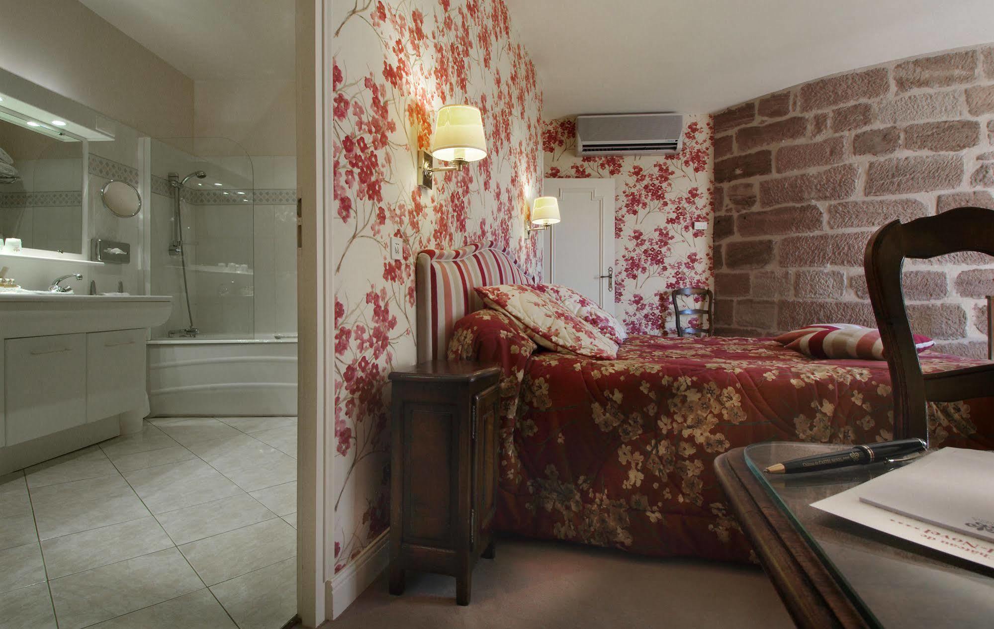 Hotel Chateau De Castel Novel - Les Collectionneurs Varetz Bagian luar foto