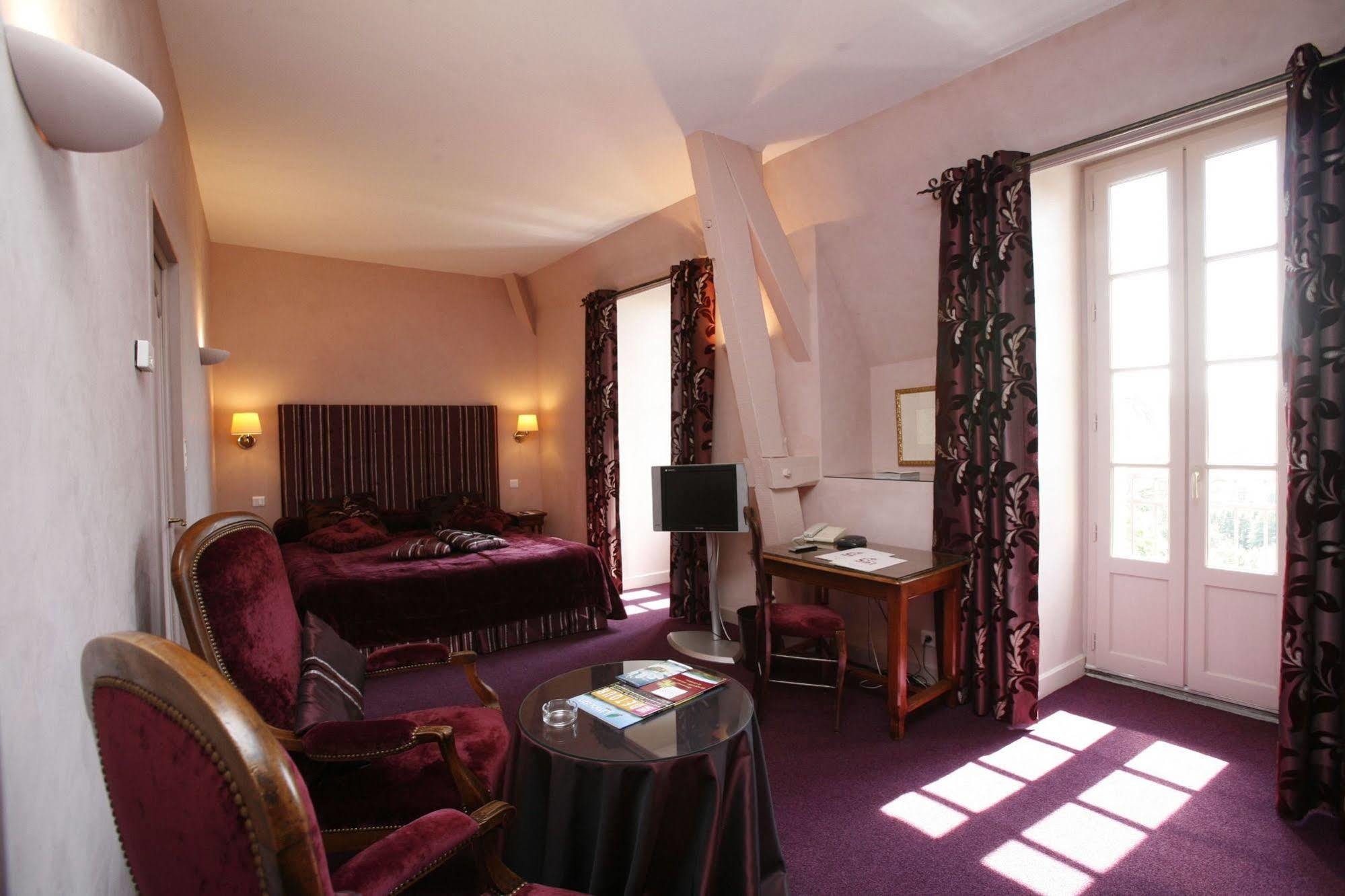 Hotel Chateau De Castel Novel - Les Collectionneurs Varetz Bagian luar foto