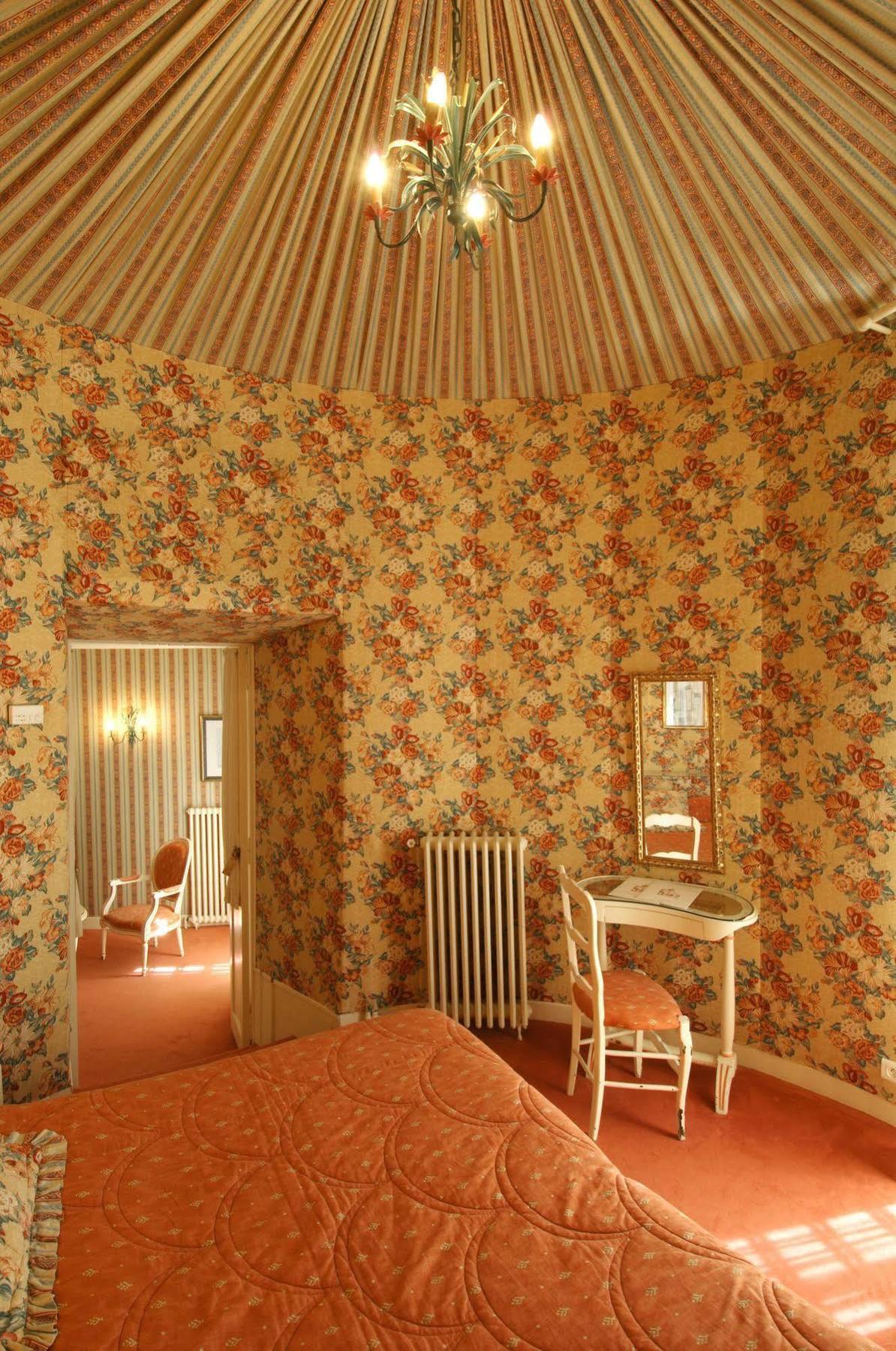Hotel Chateau De Castel Novel - Les Collectionneurs Varetz Bagian luar foto