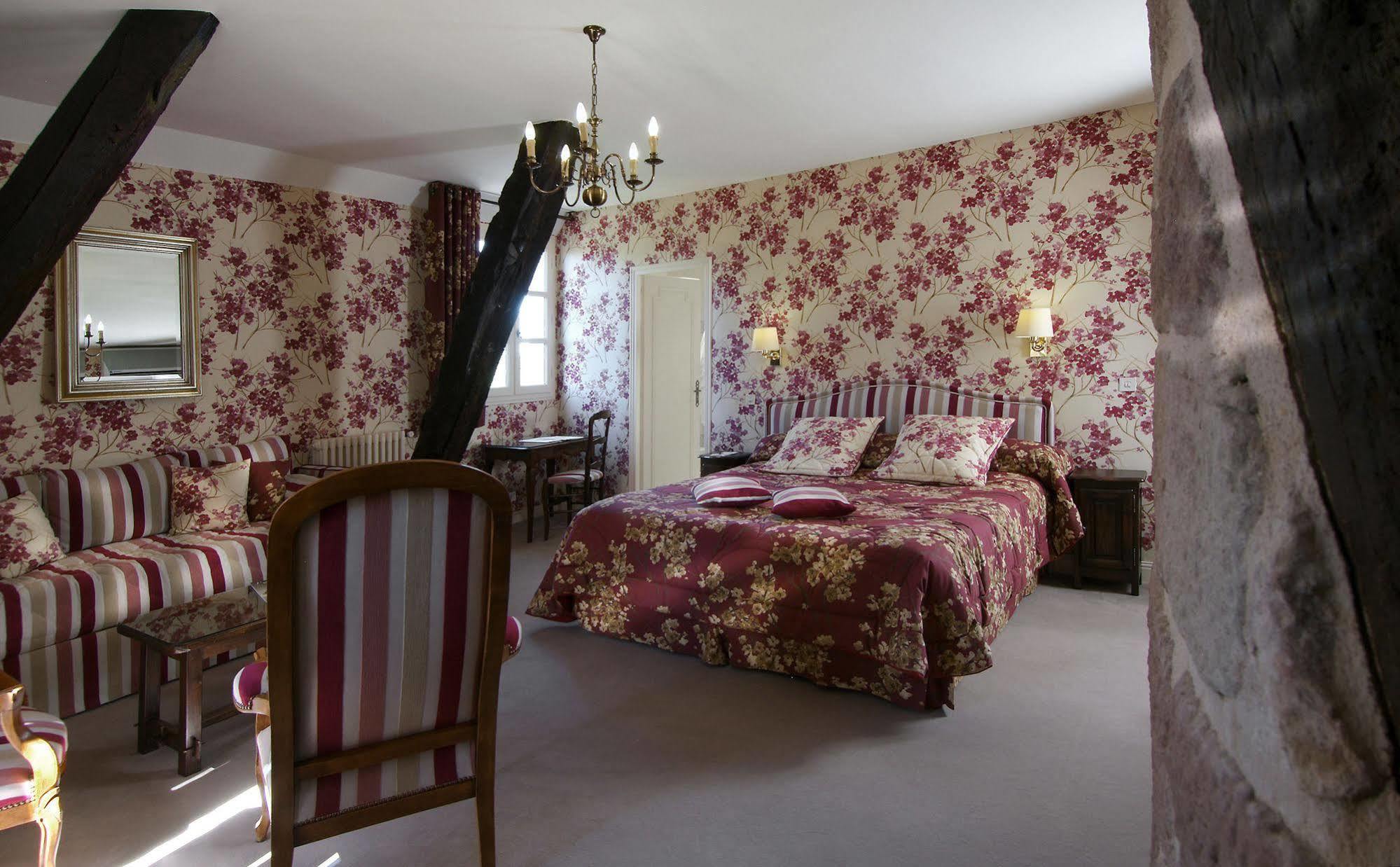 Hotel Chateau De Castel Novel - Les Collectionneurs Varetz Bagian luar foto